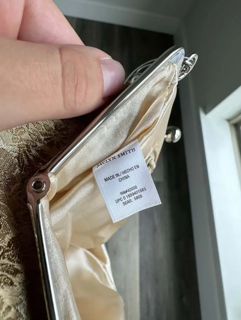 Jaclyn Smith Gold Brocade Metallic Kiss Lock Clutch NWOT
